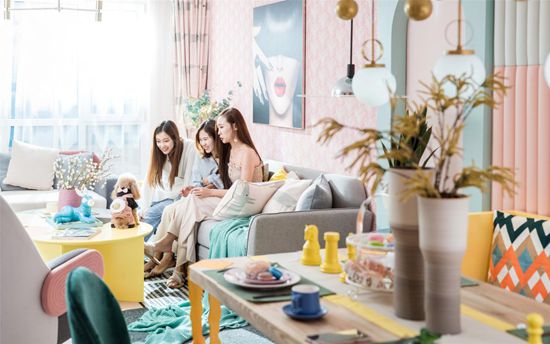 時(shí)尚單身女青年的“浪漫滿屋”，北歐風(fēng)定制意想不到的絢麗多姿！